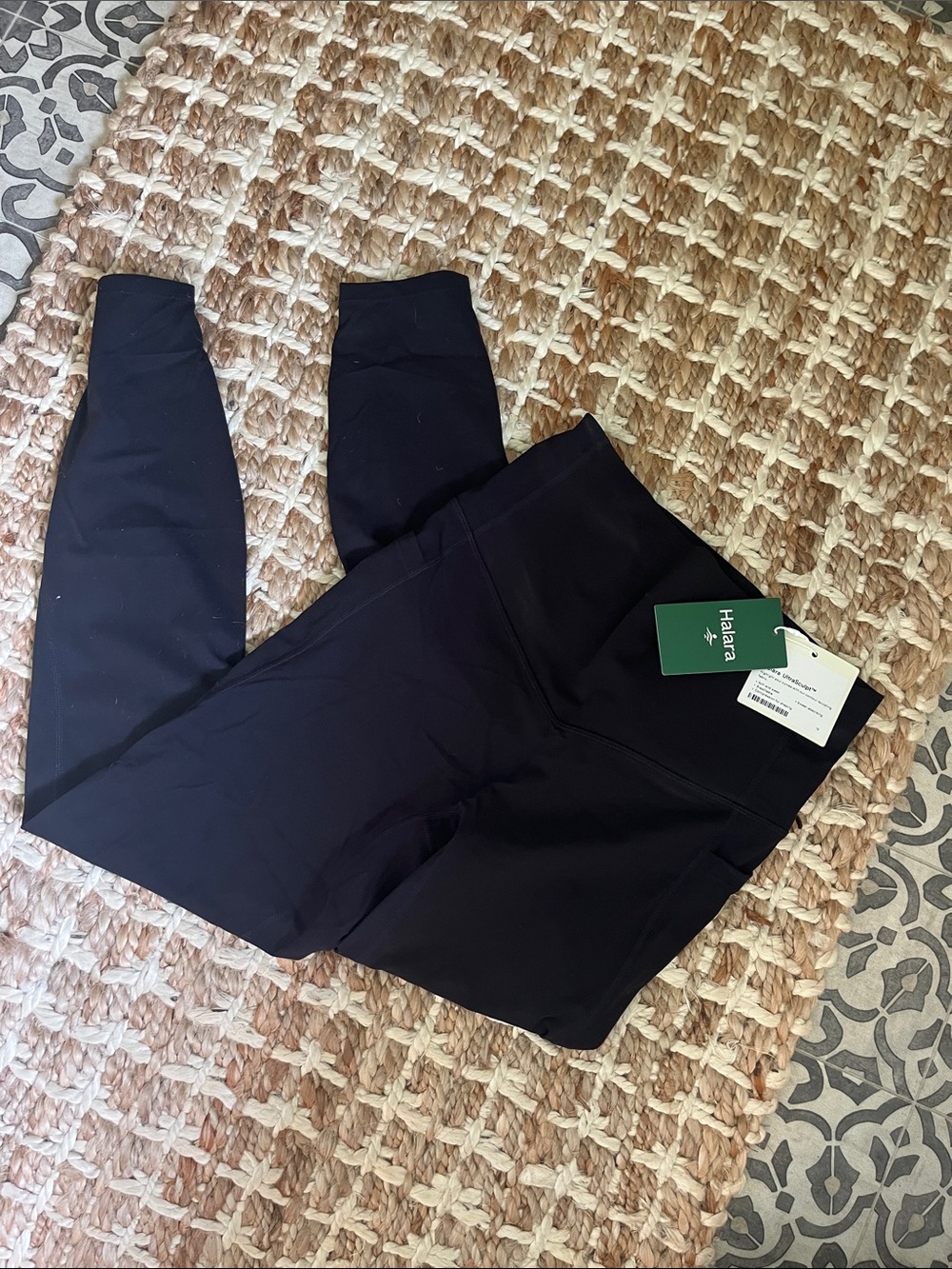 HALARA Black Leggings with Branded Hang Tags